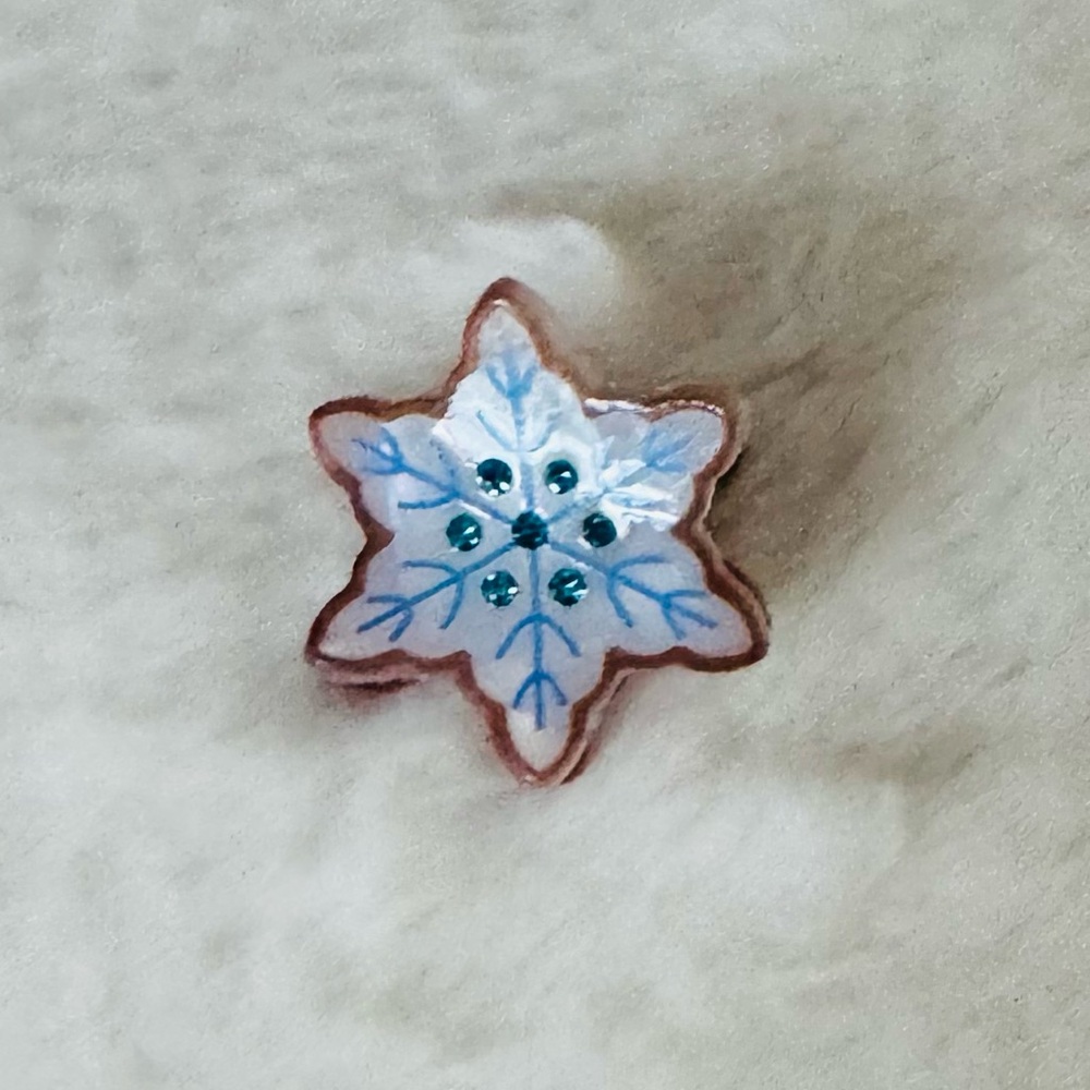 Snowflake Shaped Hair Claw Clip, Acrylic with Blue Crystal Accents